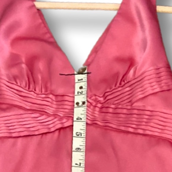 Gown - Picture 7 of 8